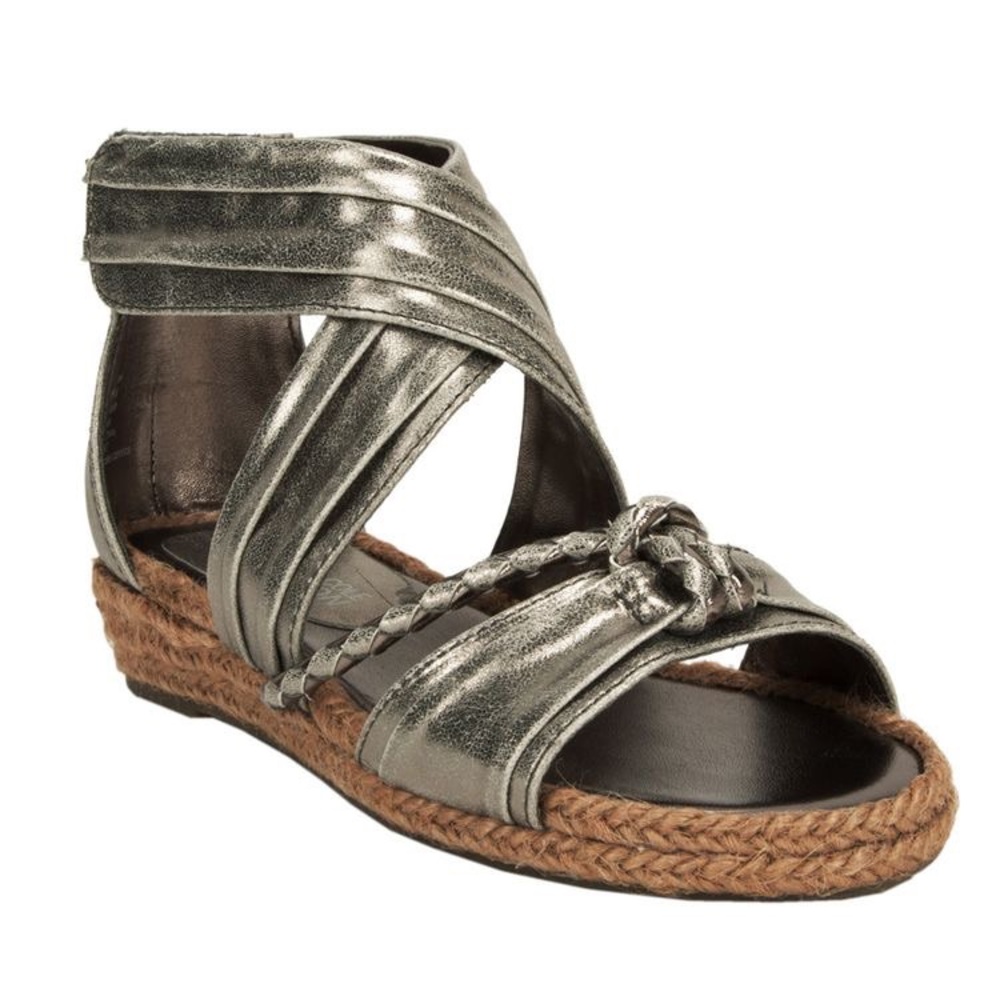 BNIB Kenneth Cole Strappy Sandals in Pewter- HTF